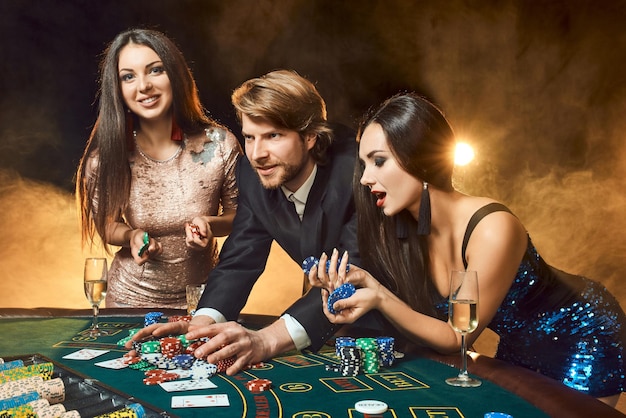 在线棋牌游戏